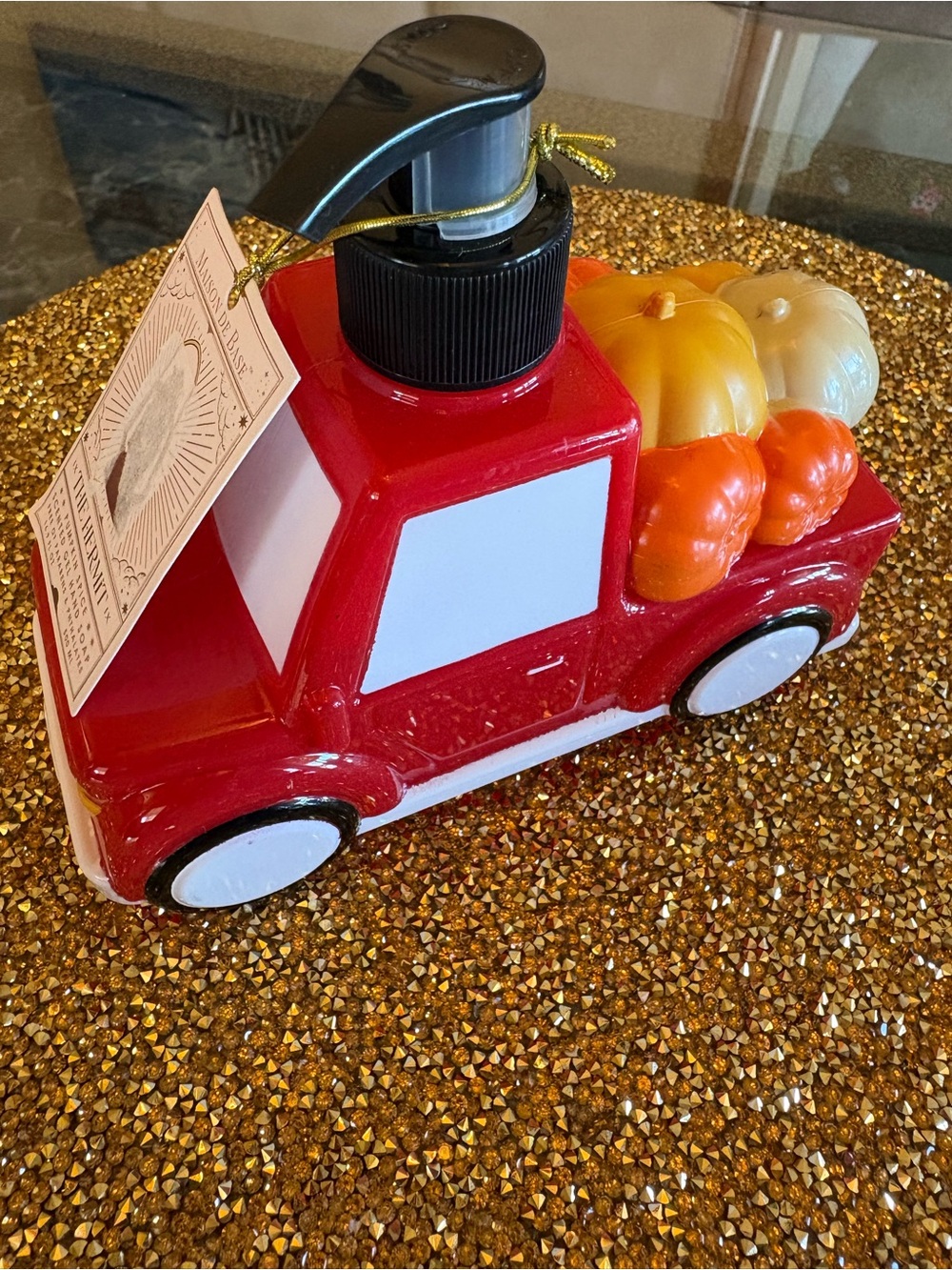 Red Pumpkin Truck NWT Hand Soap Dispenser . Pumpkin Spice Scented gel. 500 ml. - Picture 4 of 6